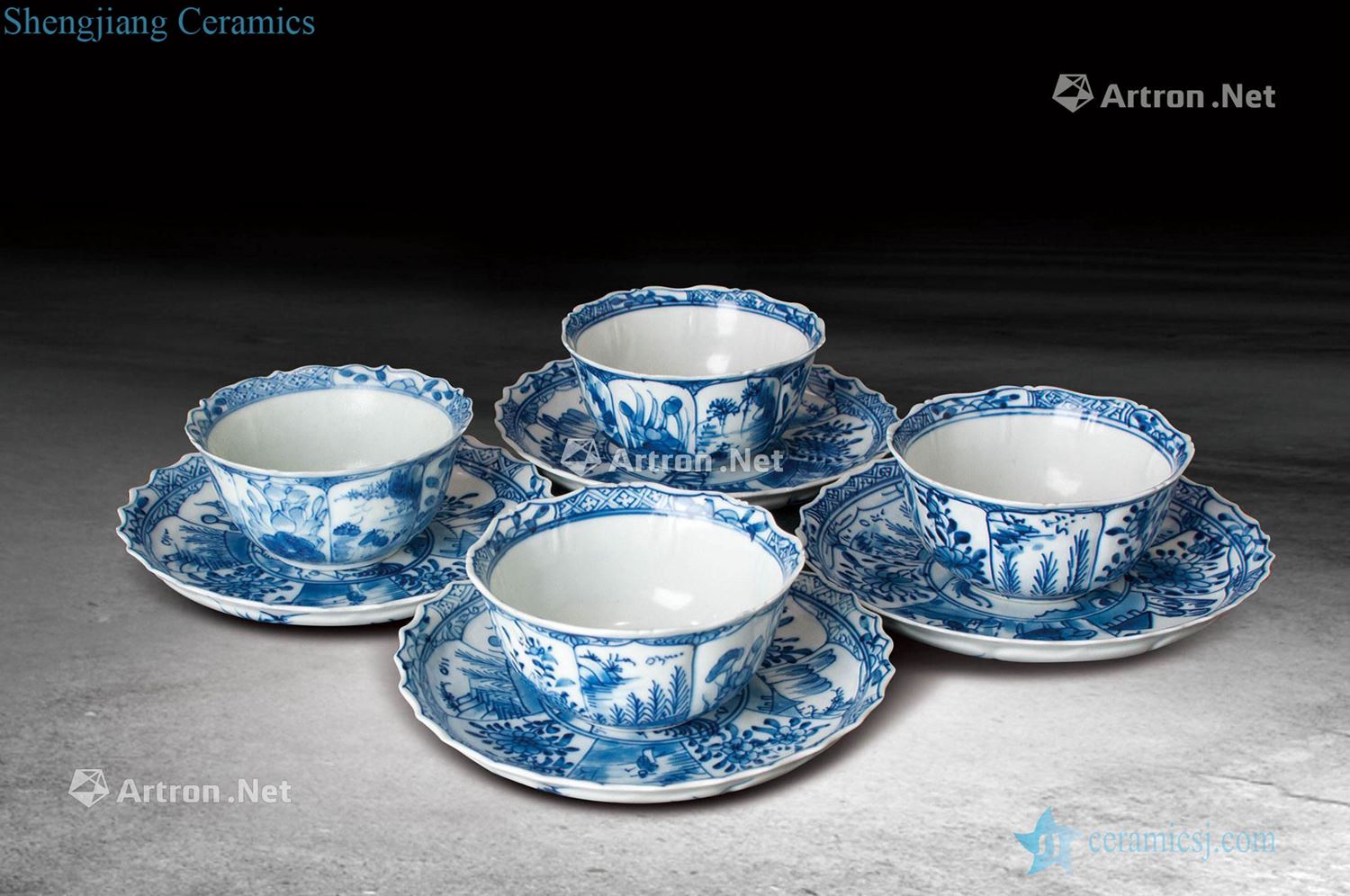 The qing emperor kangxi Blue and white flower chicken lines set cup four set