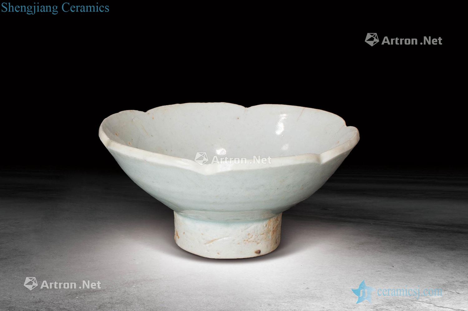 The tang dynasty Craft flower mouth tray