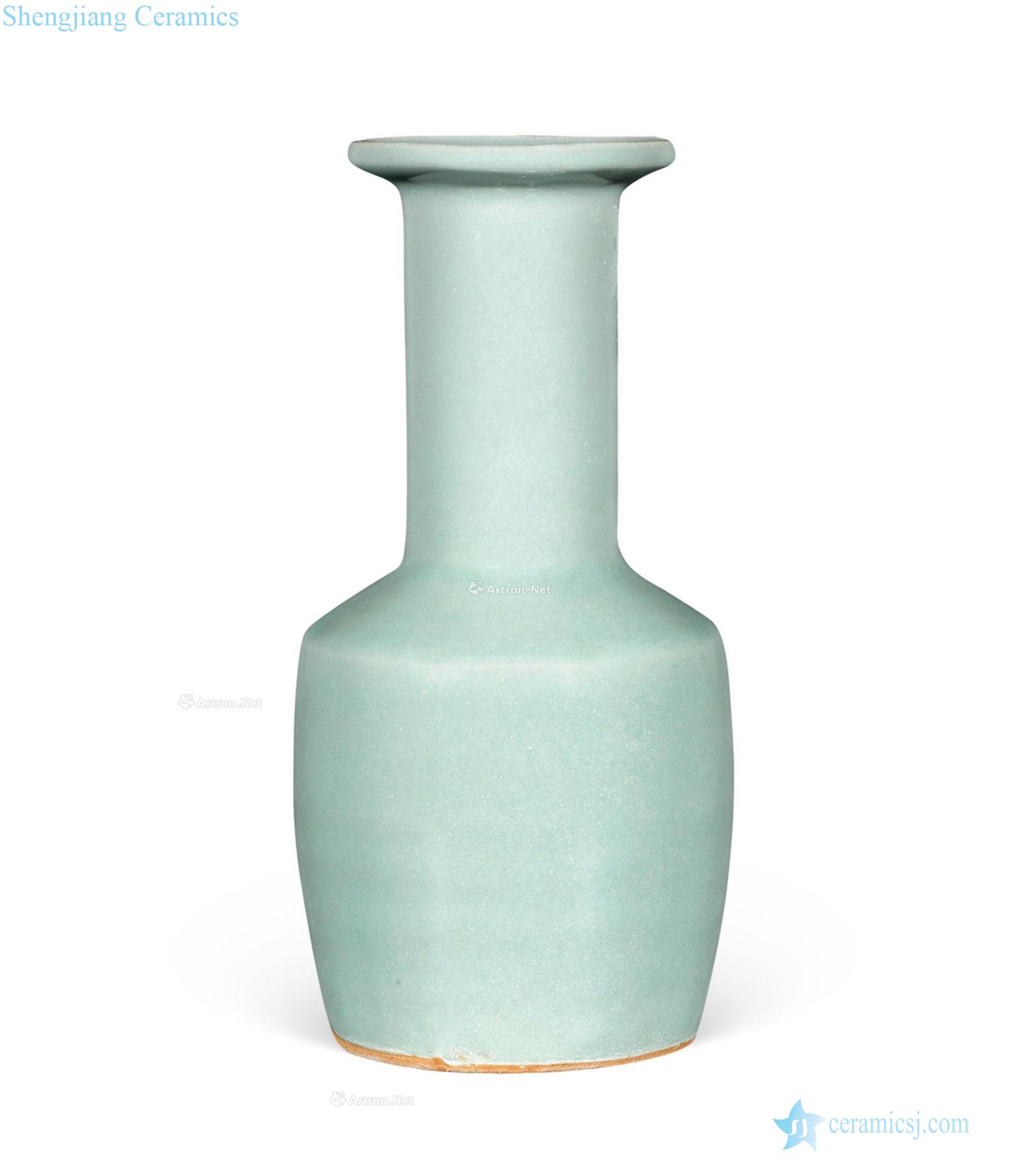 The southern song dynasty longquan celadon straight mouth bottle