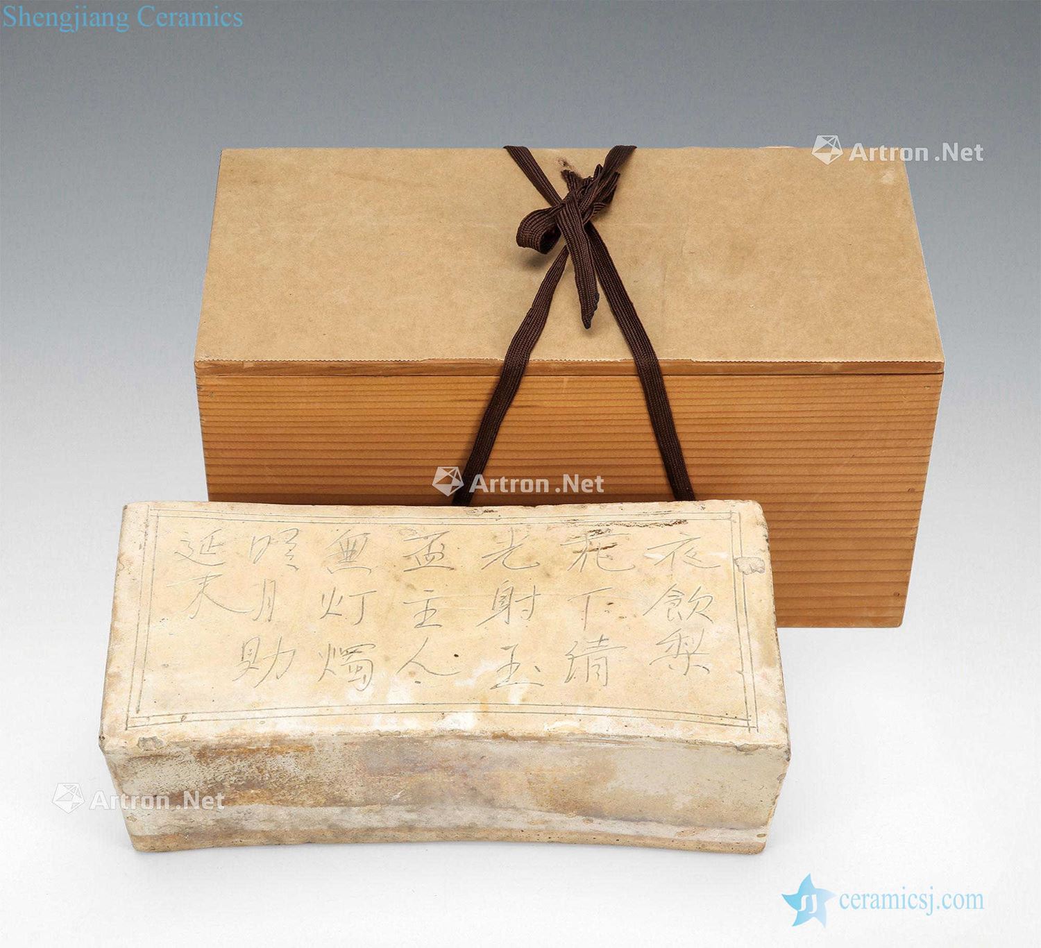 Song magnetic state kiln white glazed carved poems Fang Zhen