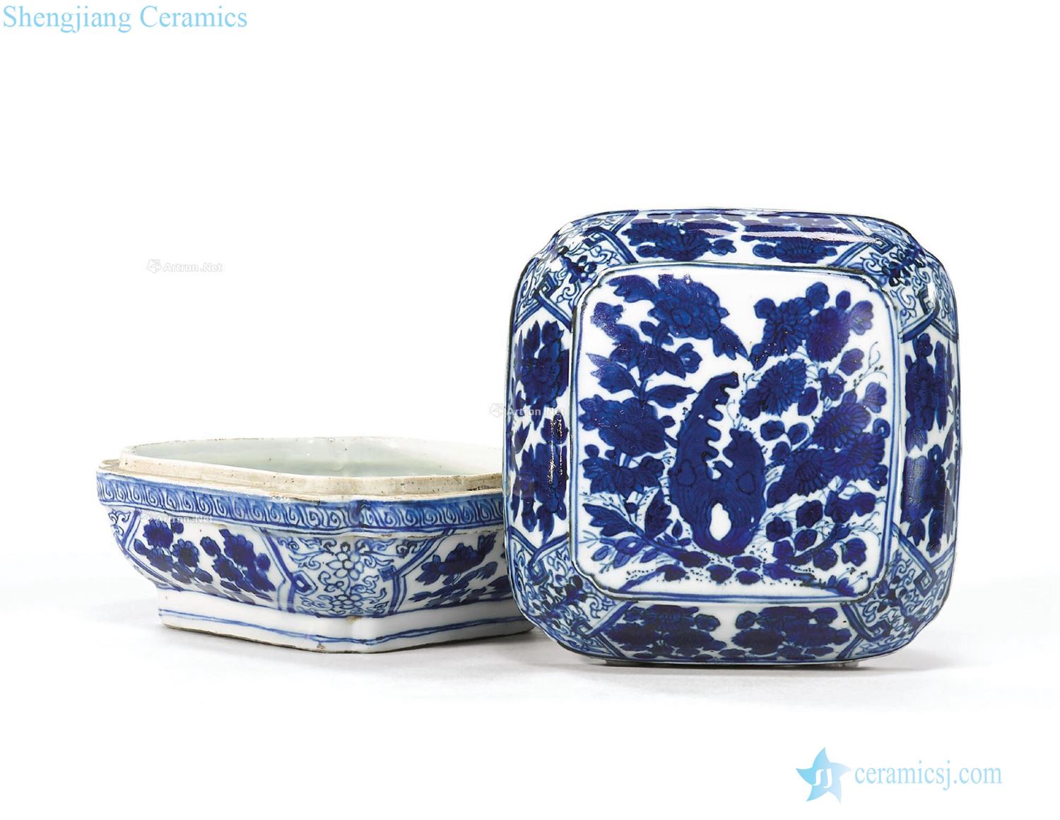 Ming wanli Blue and white longevity with wealth and honor Angle box