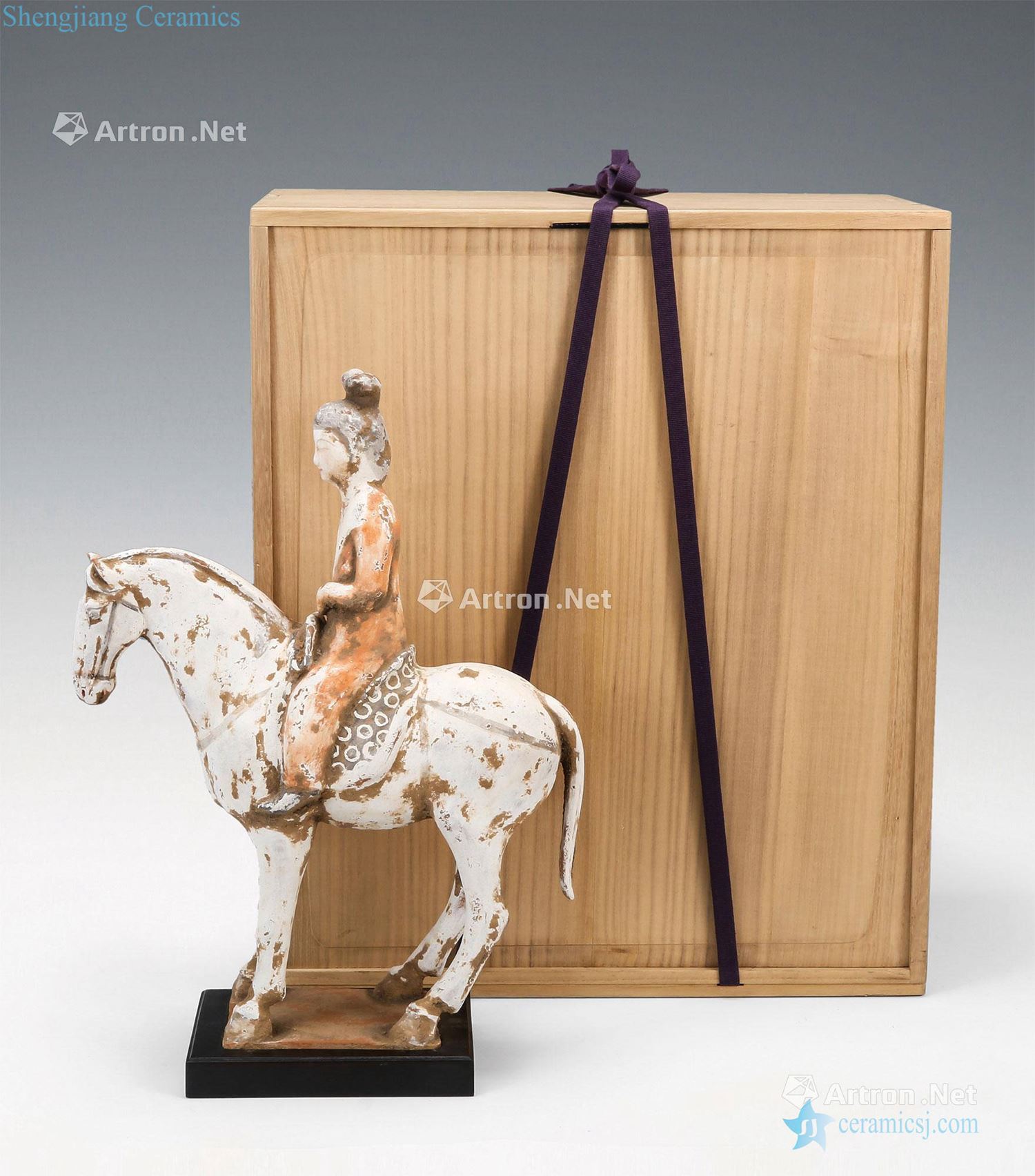 Tang add figurines on horseback