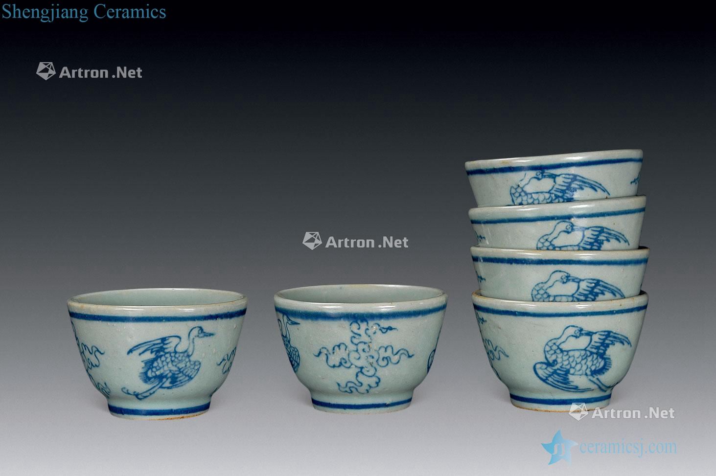 In the qing dynasty Blue and white cranes cup (6)