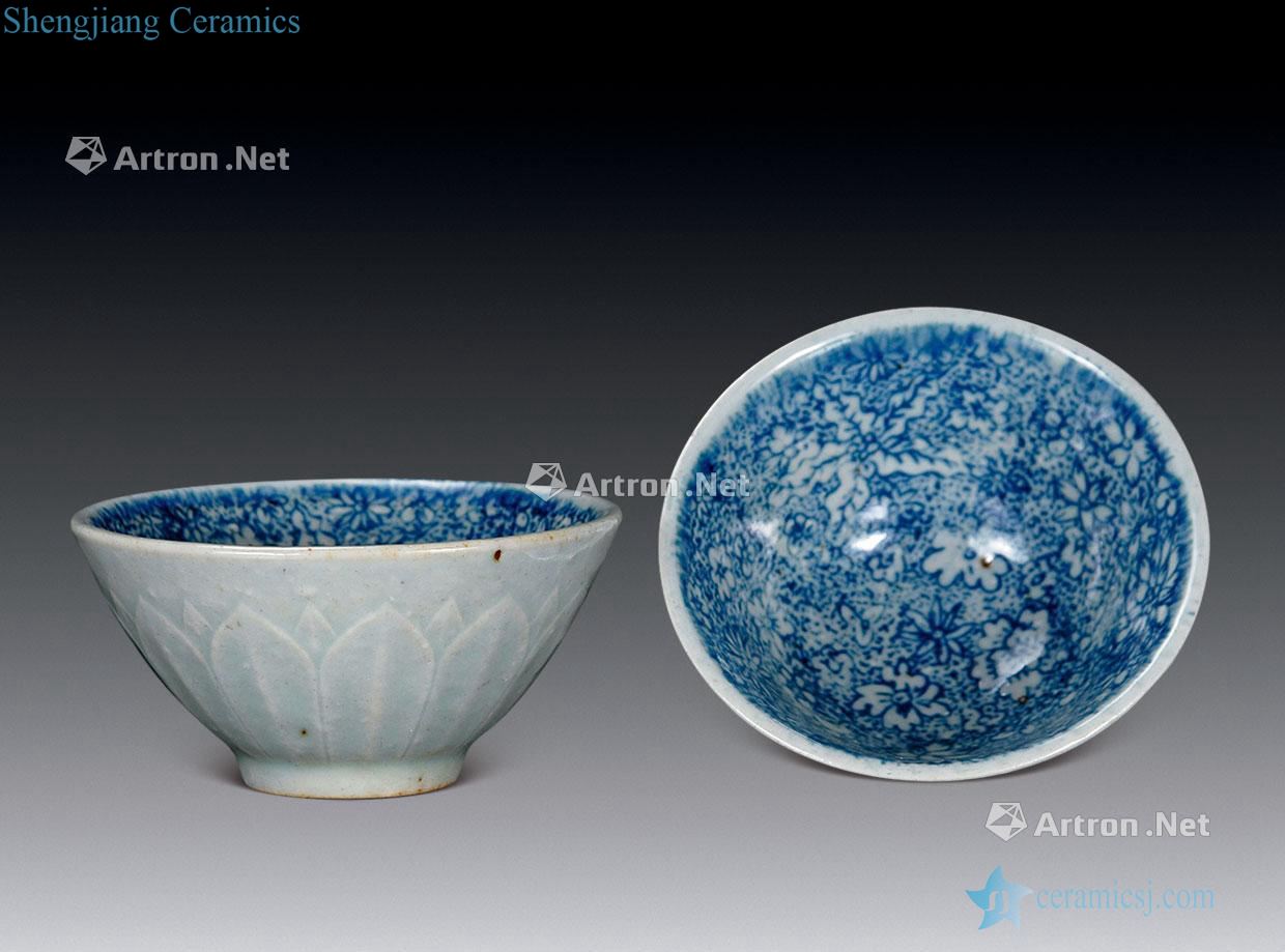 In the Ming dynasty blue and white blue glaze in grain cup (a)