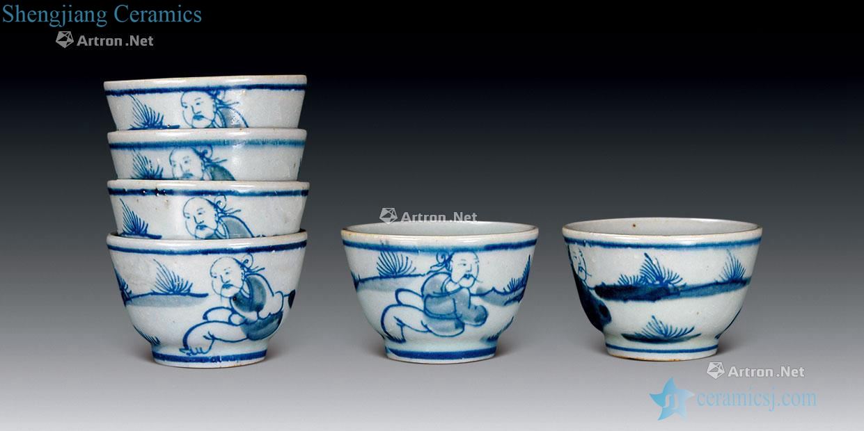 In the Ming dynasty blue and white a little fairy cup (6)
