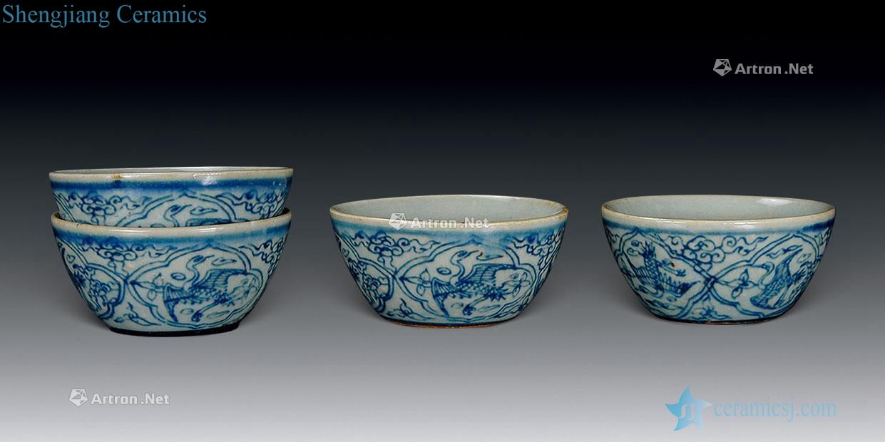In the qing dynasty Blue and white flower medallion bird patterns cup (4)
