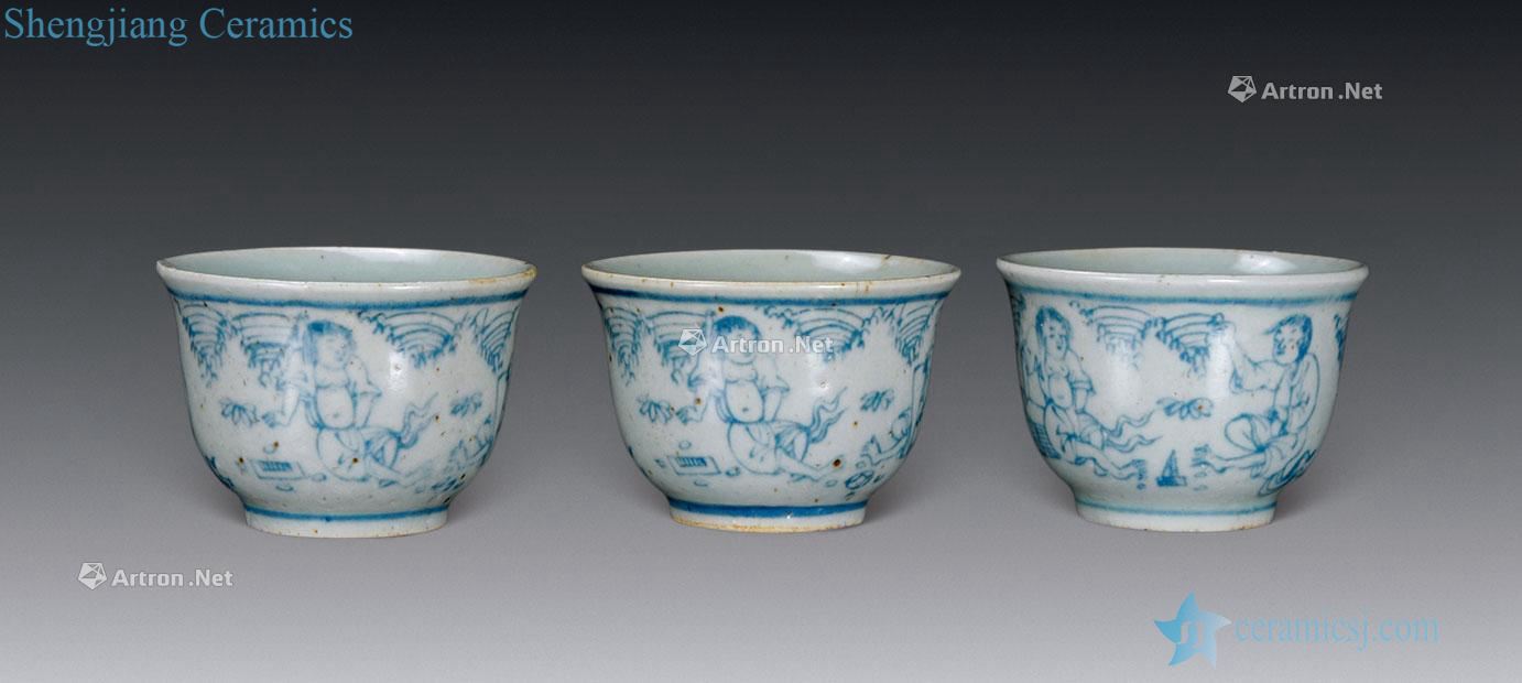 In the qing dynasty Blue light colour character cup (3)