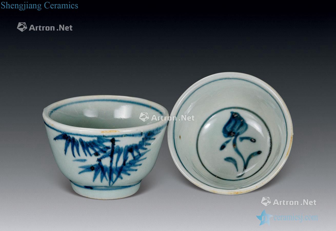 In the Ming dynasty Blue and white bamboo grain gentleman cup (a)
