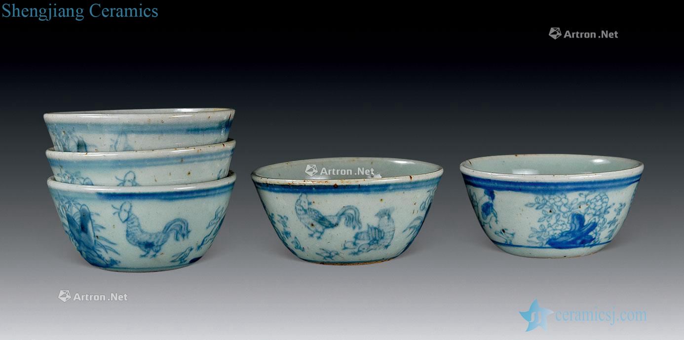 In the Ming dynasty blue and white chicken cylinder cup (5)