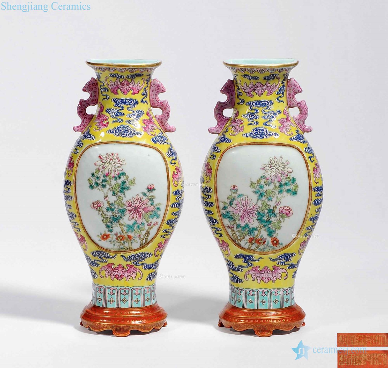 Qing qianlong Yellow powder enamel to bat medallion flower grain litter bottle (a)