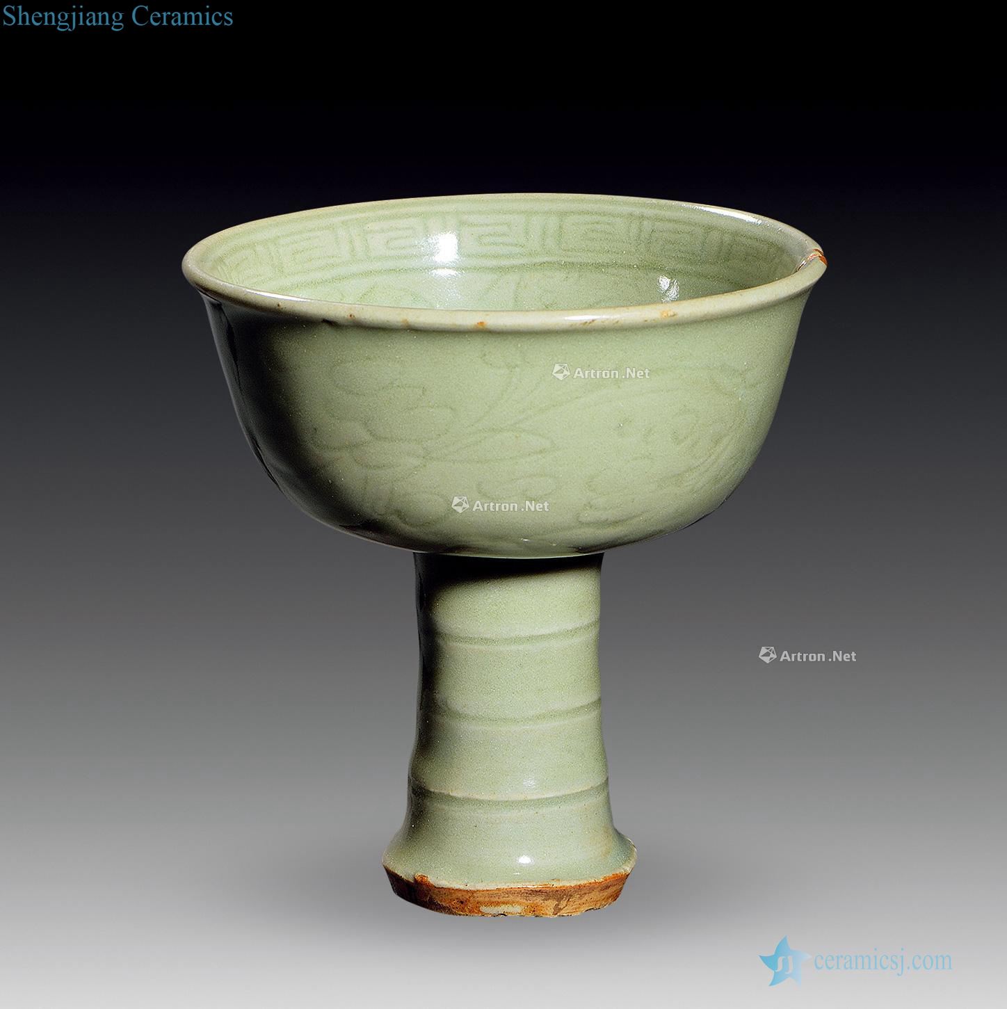 Ming Longquan hand-cut footed cup