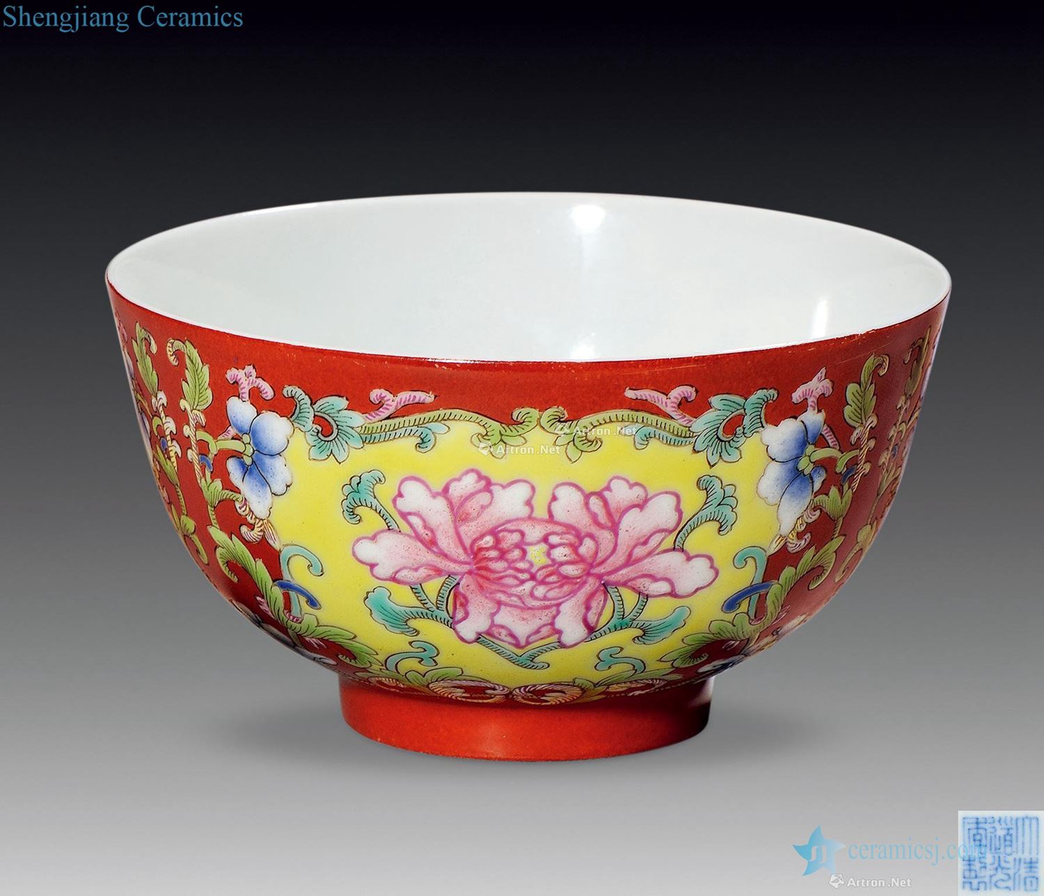 Qing daoguang coral red famille rose medallion peony green-splashed bowls