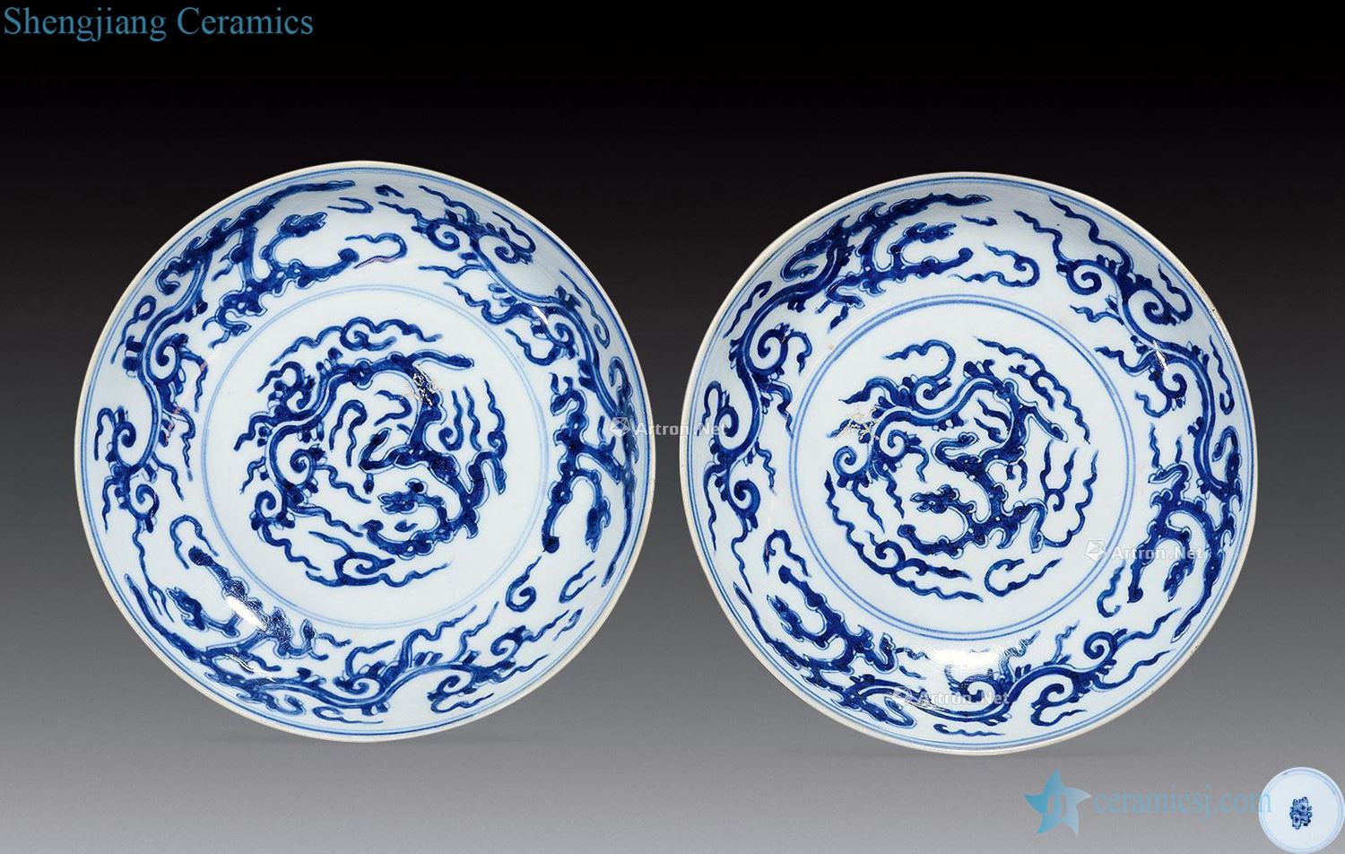 Qing dynasty blue and white dragon grain disc (a)