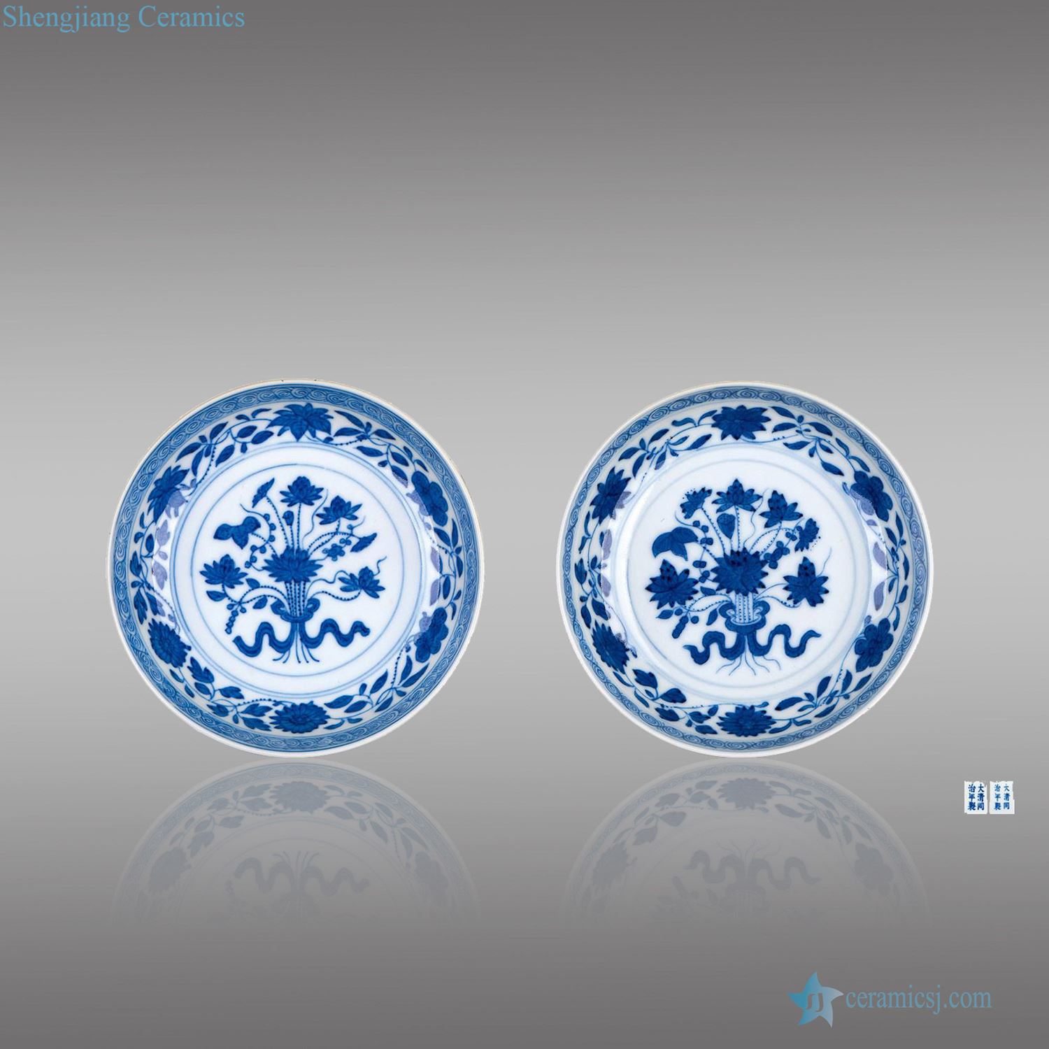 dajing Blue and white with a bunch of lotus tray (a)