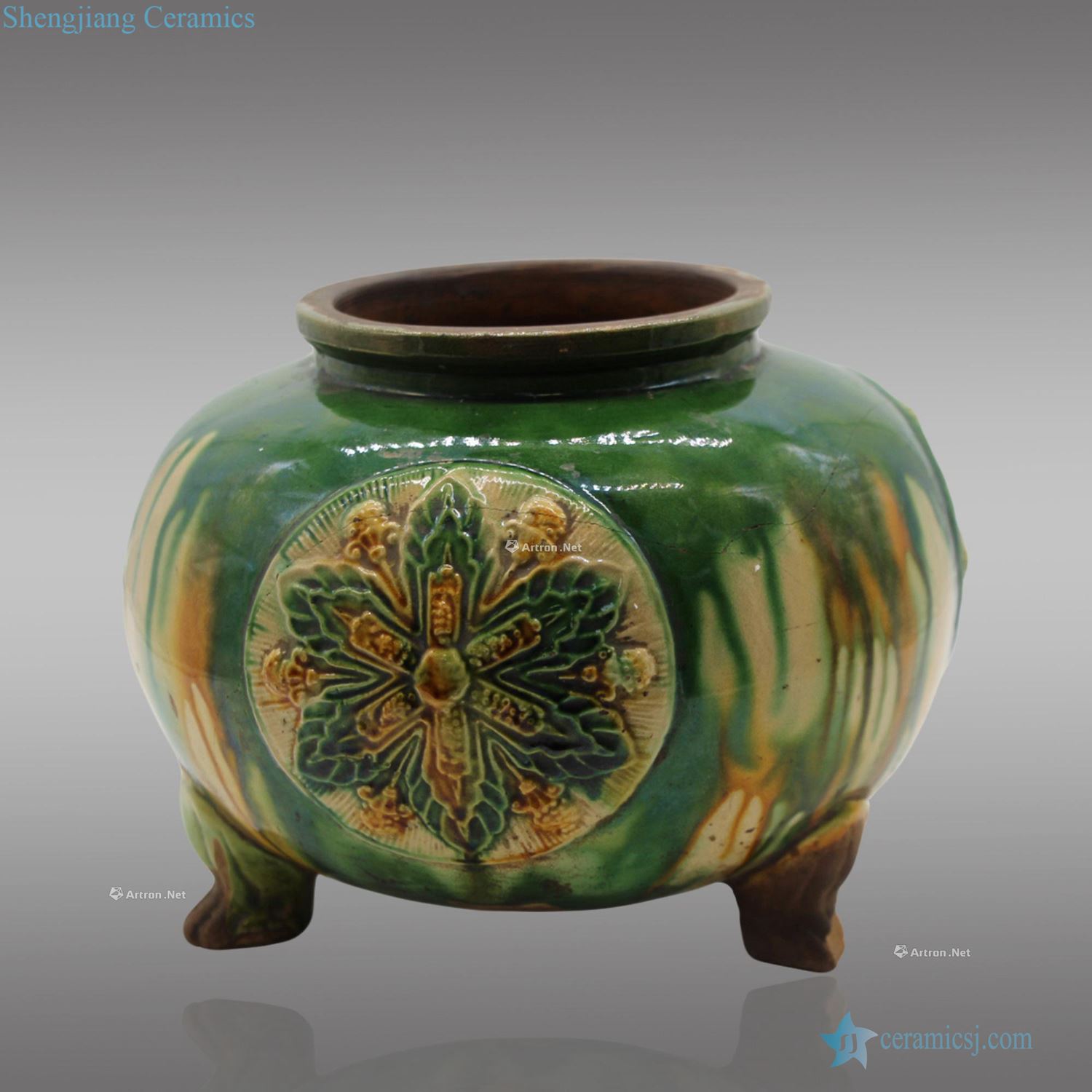 Tang three-color treasure phase flower three-legged pot
