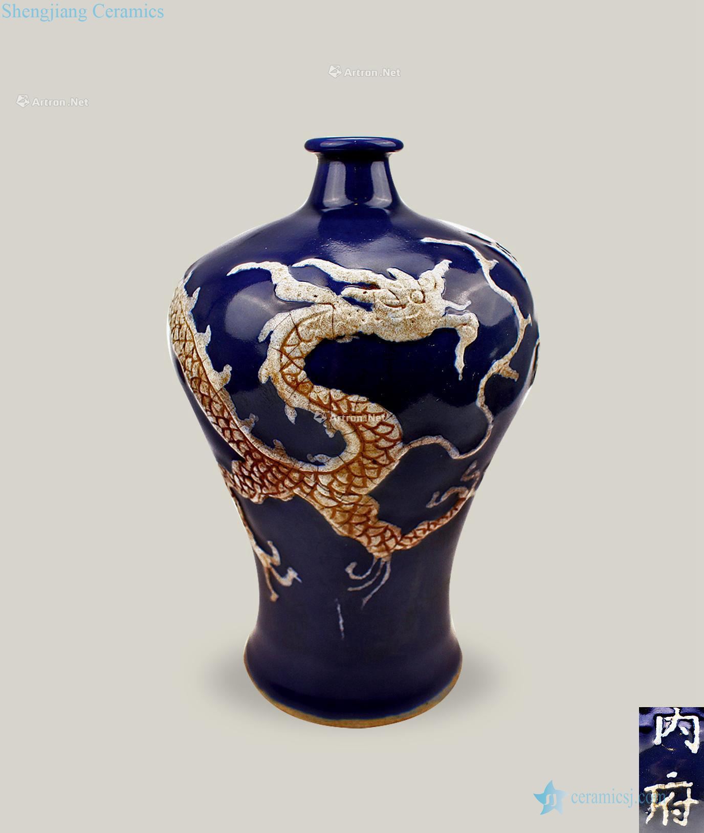 The blue glaze plastic coated dragon bottle