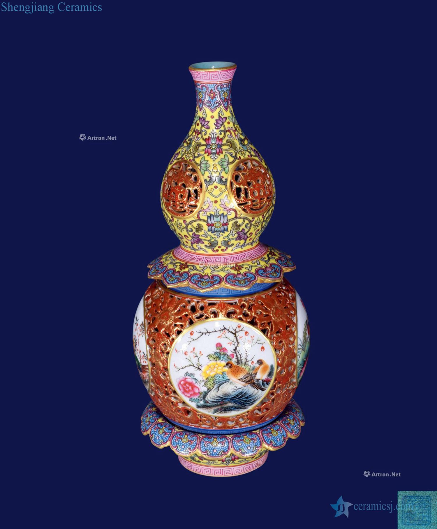 Qing jin to enamel window flower grain hollow-out the gourd bottle which transform the mind