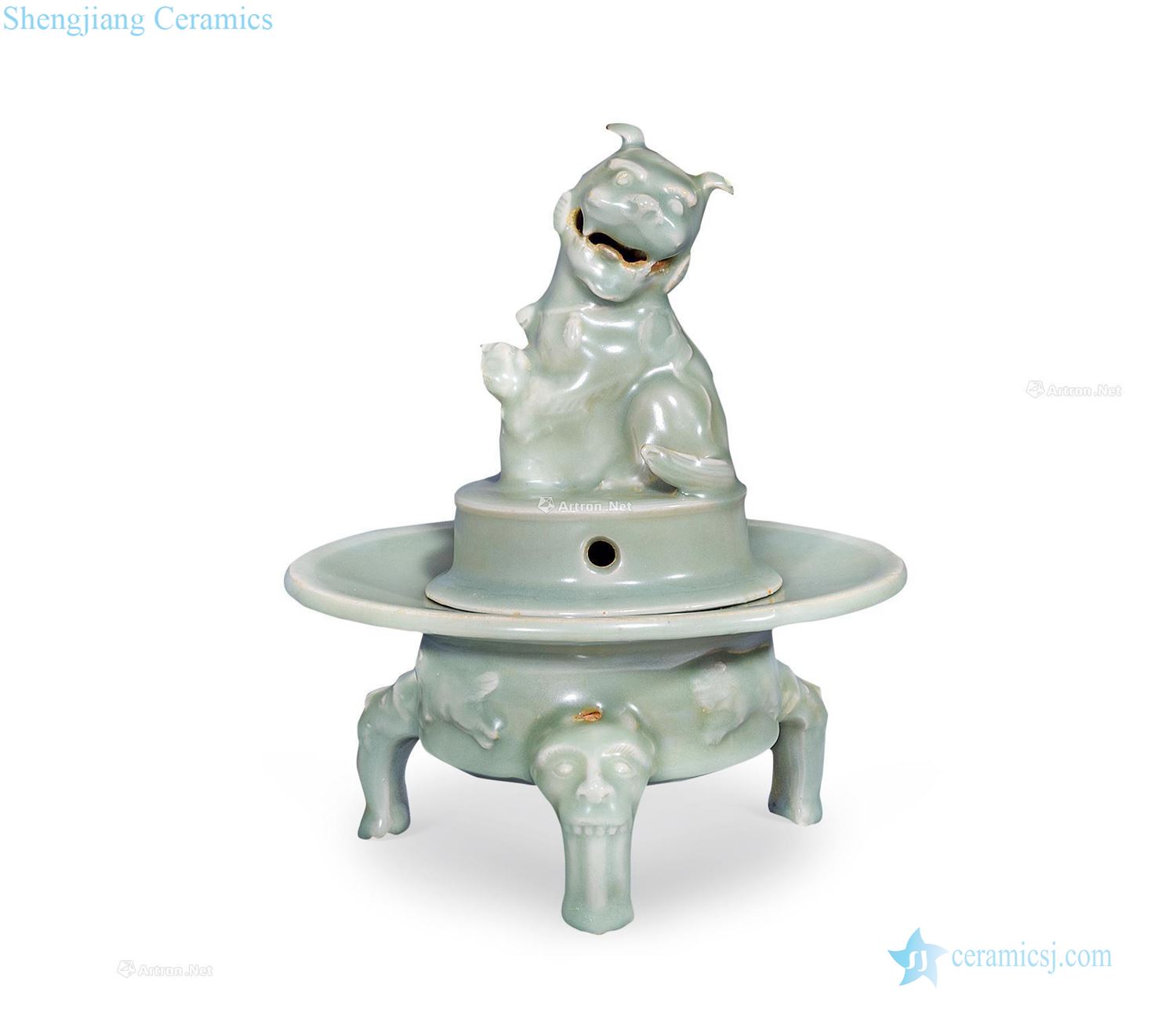 And the early yuan dynasty Longquan celadon benevolent fuming furnace with three legs