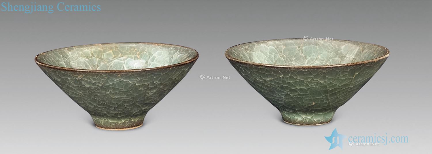 Ming Longquan celadon imitation officer cup (a)