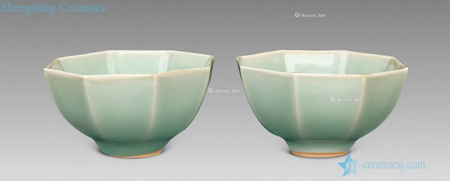 Ming Longquan celadon octagon cup (a)