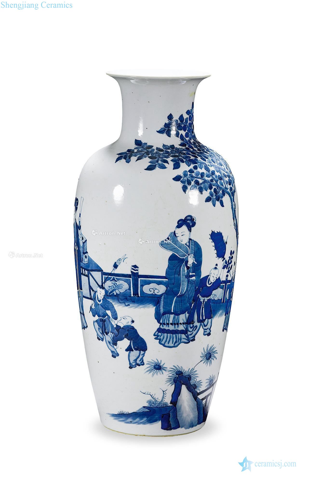 Qing porcelain goddess of mercy bottle