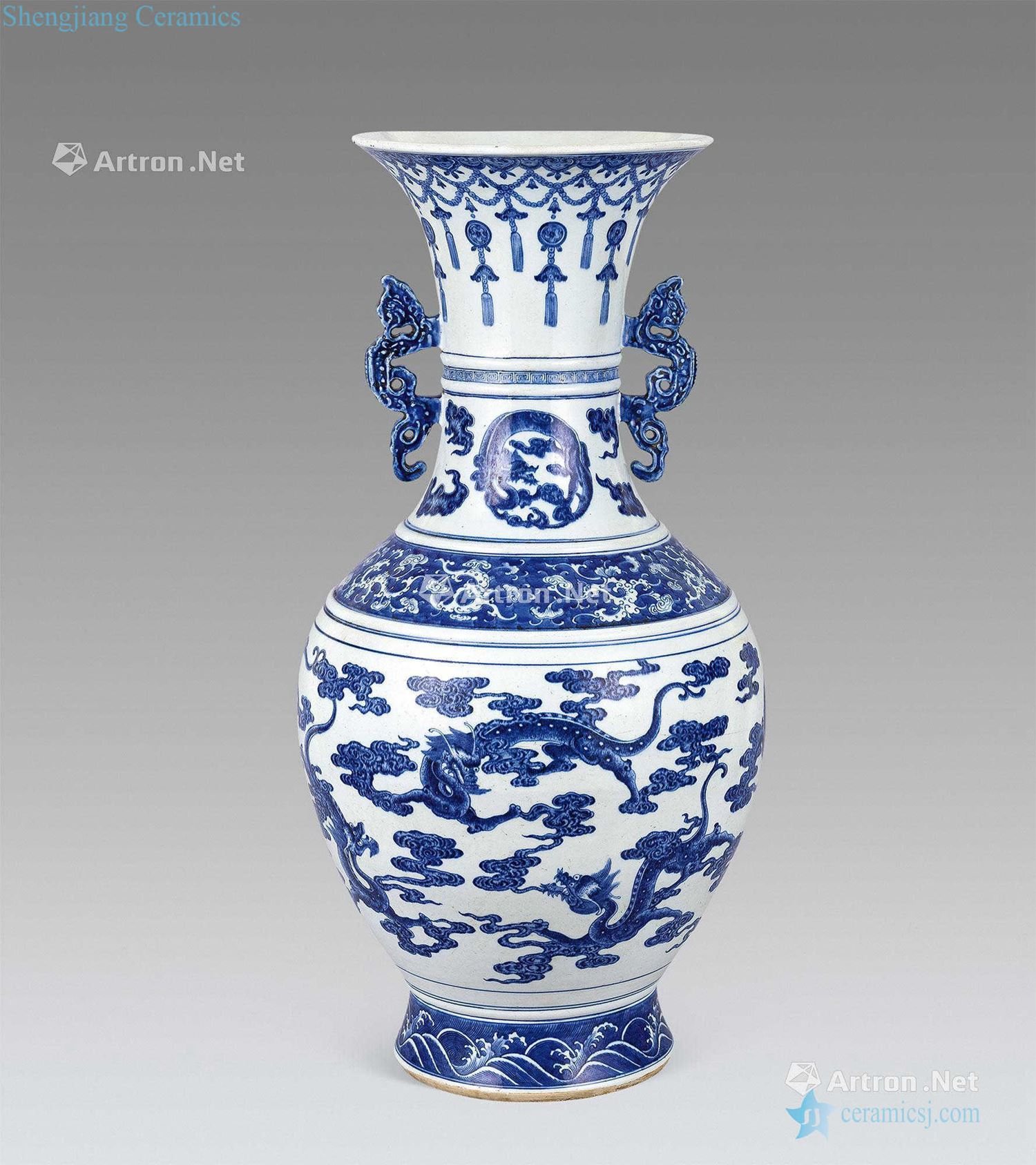 Qing qianlong Blue and white YunLongWen large bottle