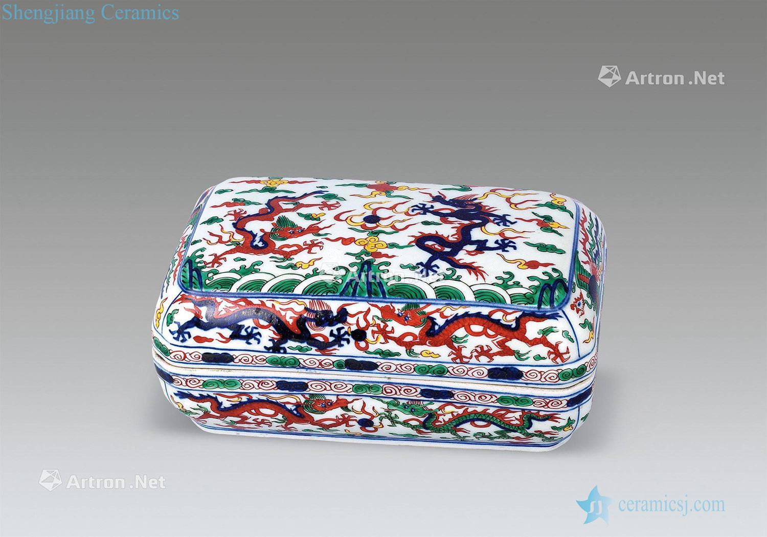 qing Five dragon grain box of blue and white