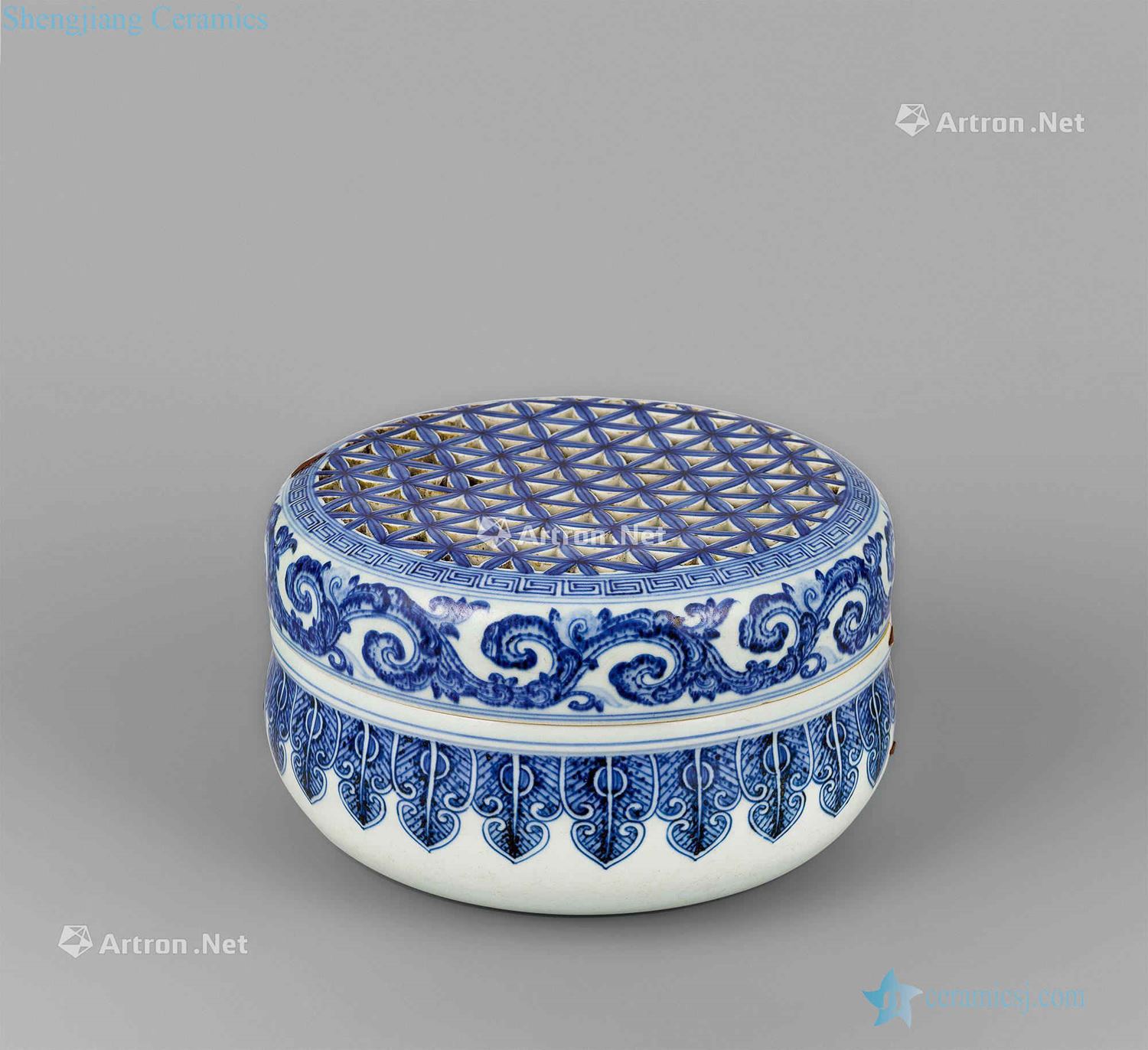Qing qianlong blue-and-white hollow box