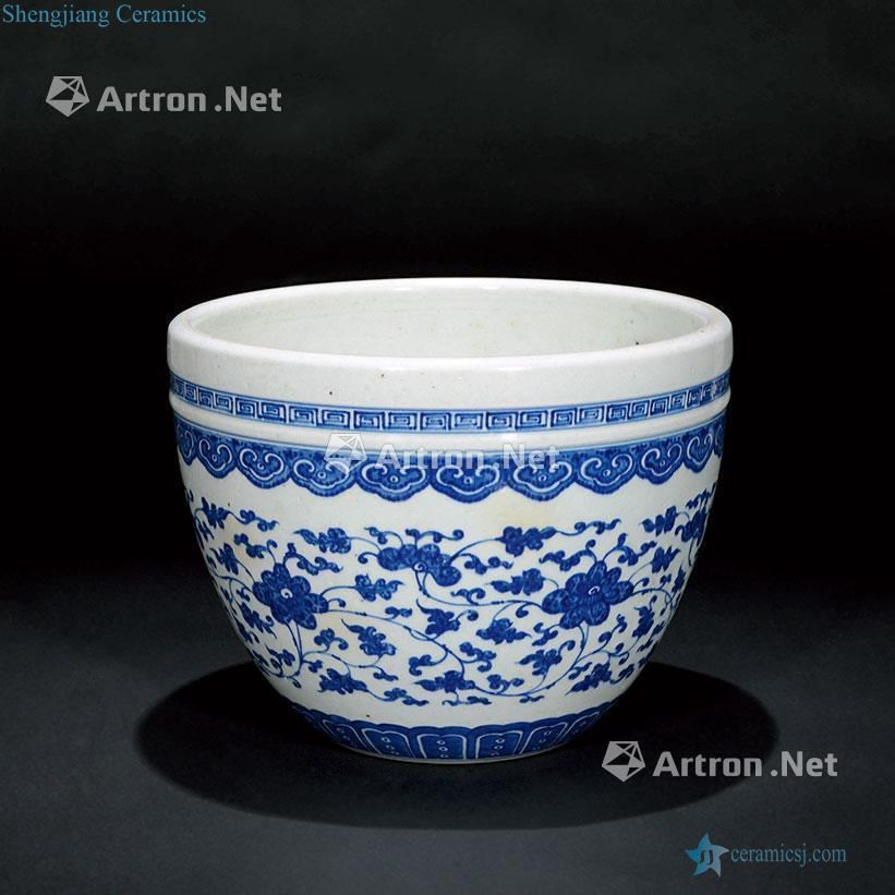 Qing yongzheng Blue and white lotus flower grain volume cylinder