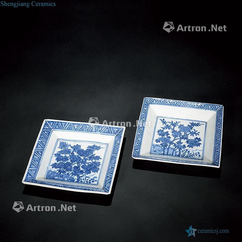 Late Ming blue and white square bucket (a)