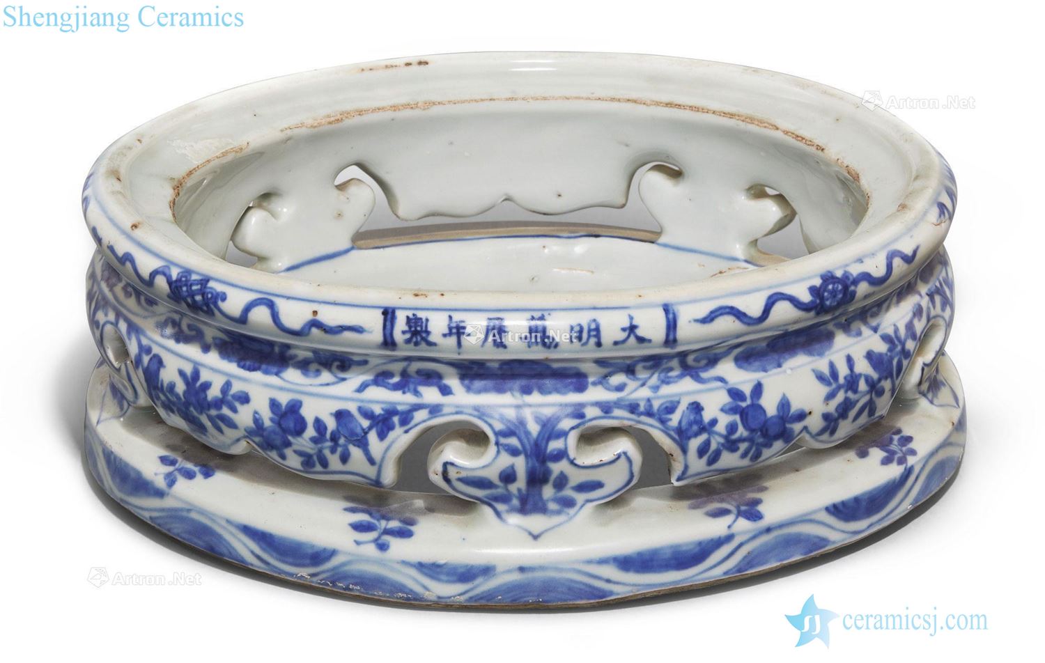 Ming wanli Engraved look blue eight auspicious pattern