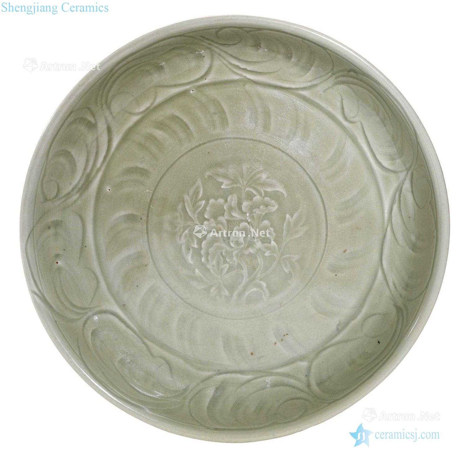 Yuan/Ming Peony tray longquan green glaze