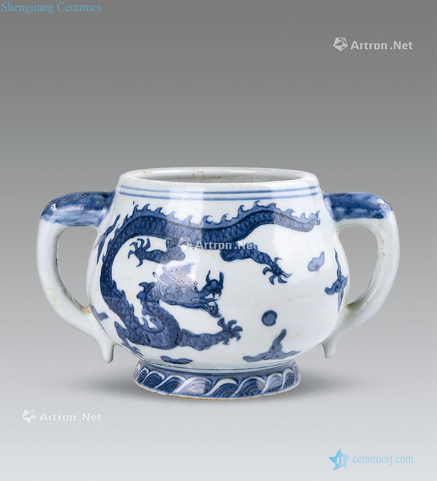 Early Ming dynasty Blue and white dragon ears furnace