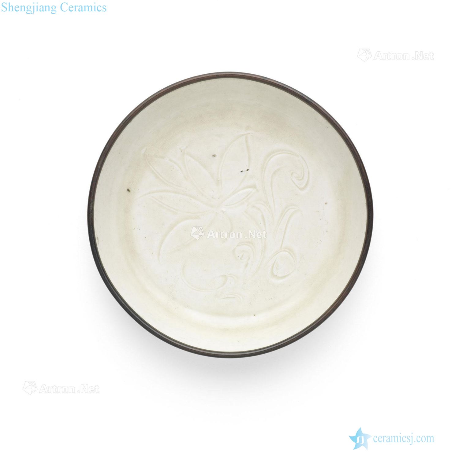 The northern song dynasty kiln white glazed carved lotus grain small dish
