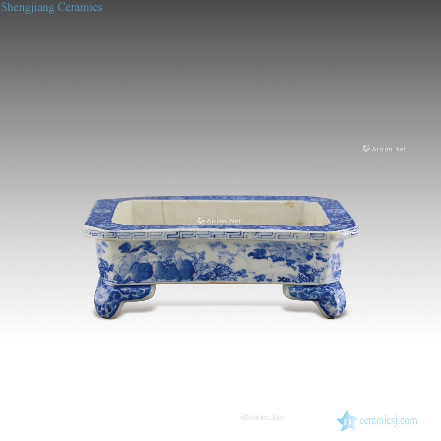 Qing dynasty blue and white flower grain narcissus basin