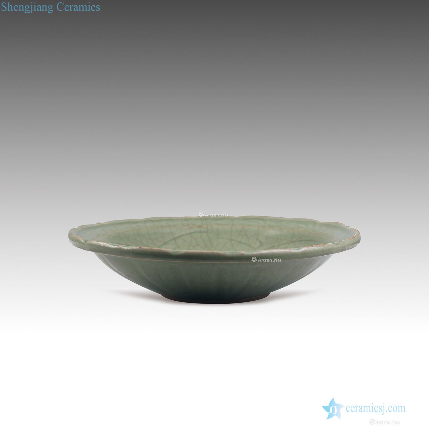The yuan dynasty Longquan celadon hand-cut plate