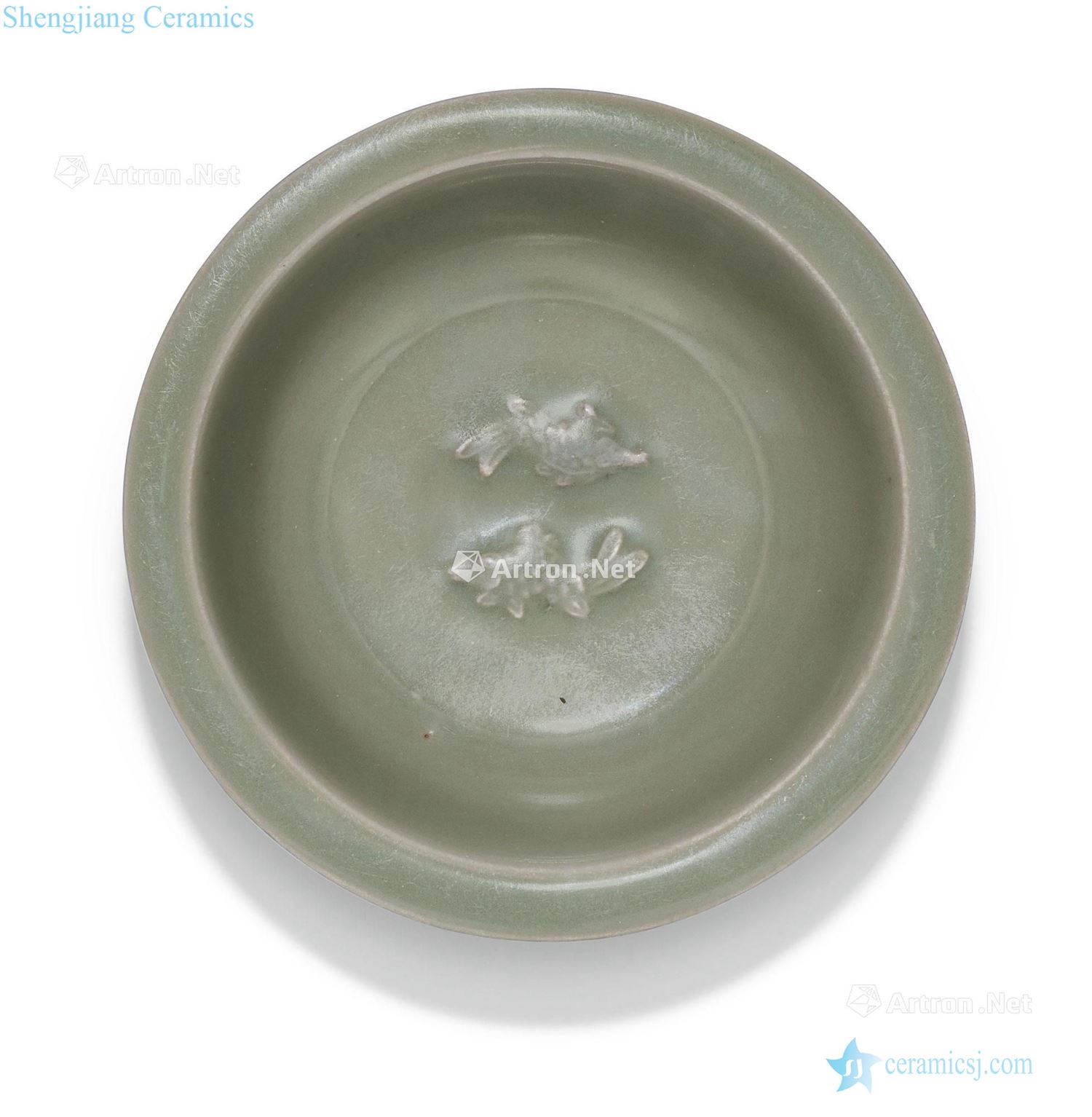 The song dynasty Longquan celadon glaze Pisces fold along the plate