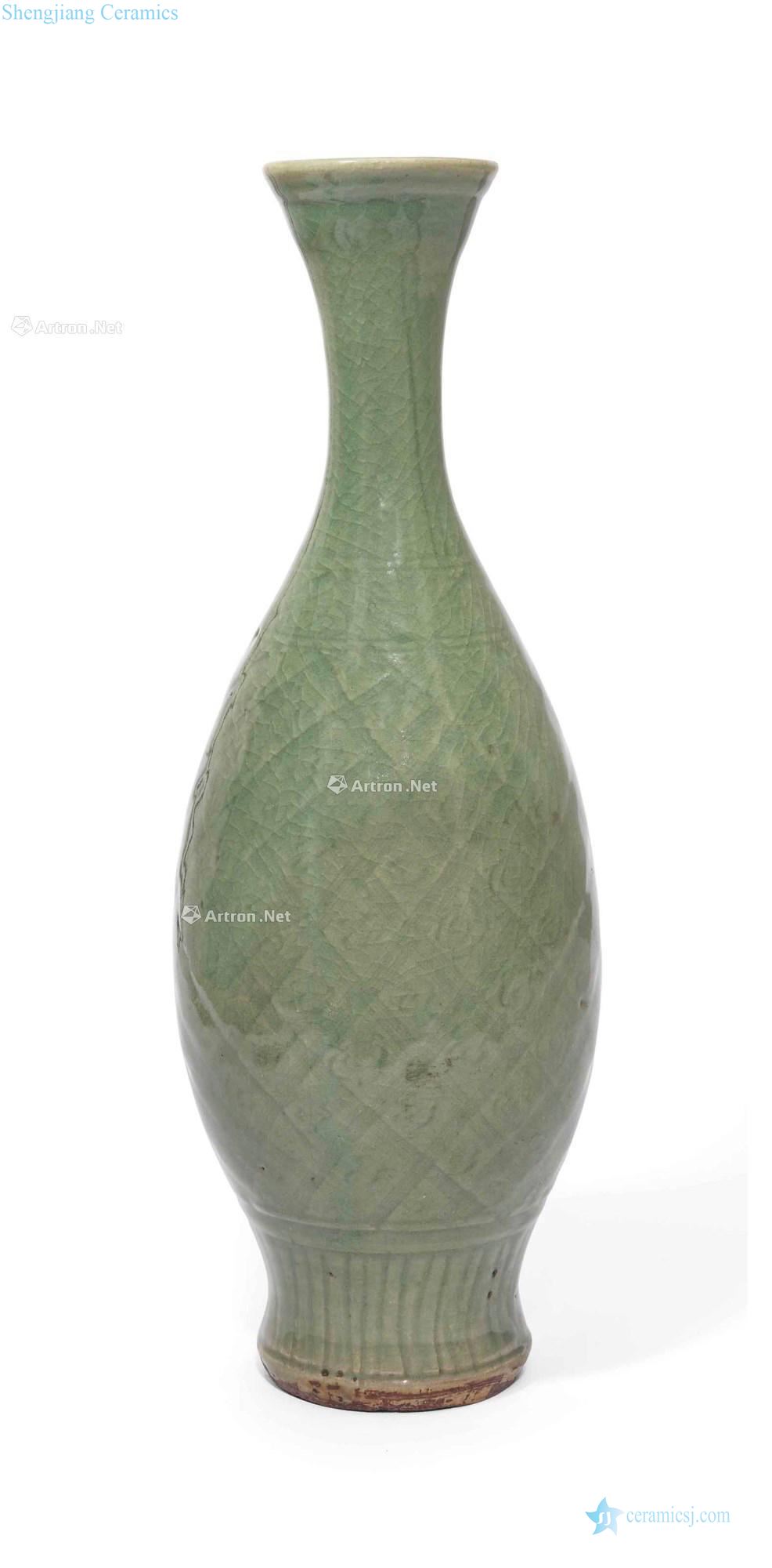 Ming in the 15th century; In the 16th century green glazed flask