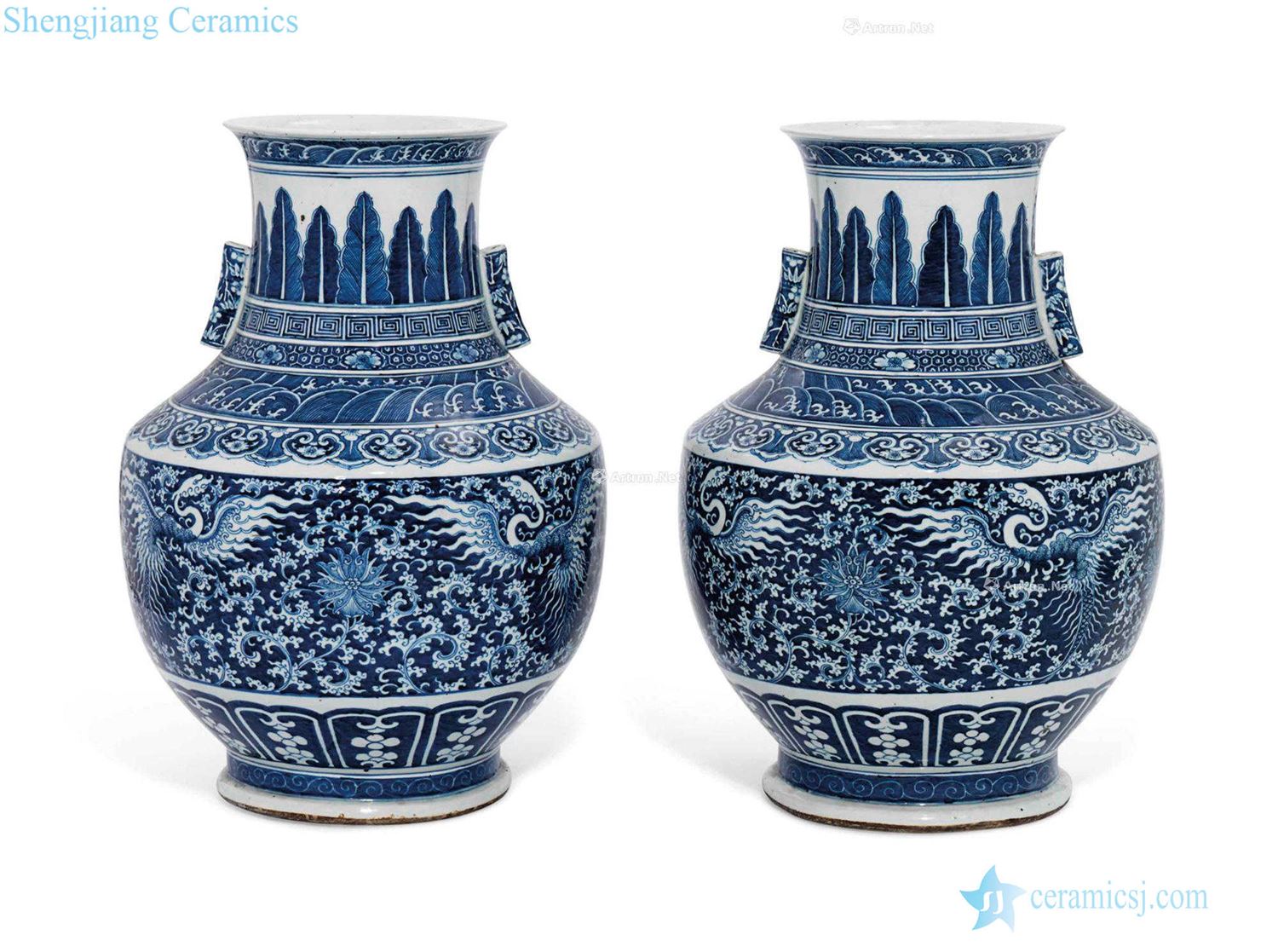 Qing dynasty in the 18th century; In the 19th century Blue and white floral phoenix grain penetration ears (a)