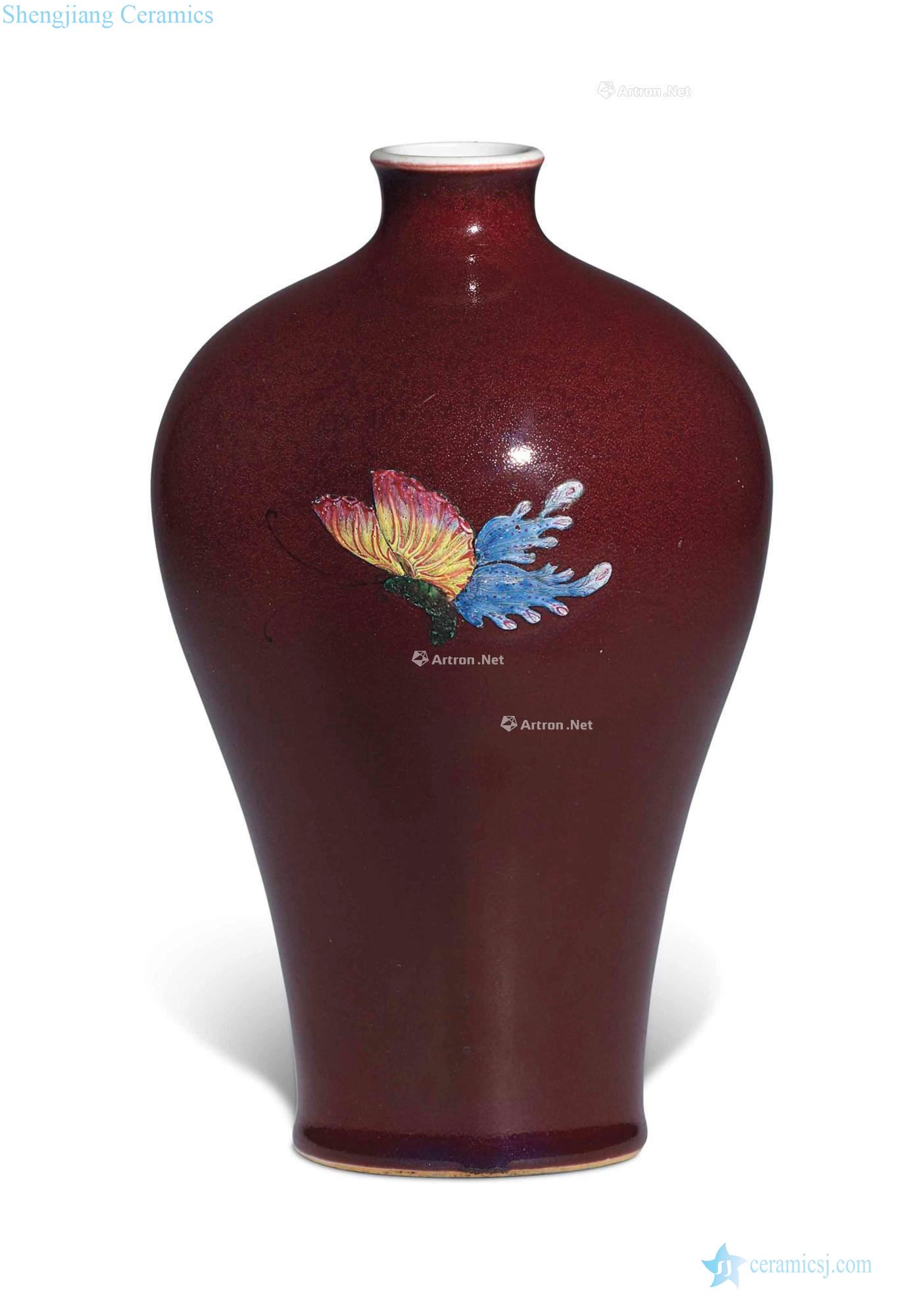 Qing dynasty in the 18th century; In the 19th century red glaze enamel butterfly tattoo plum bottle