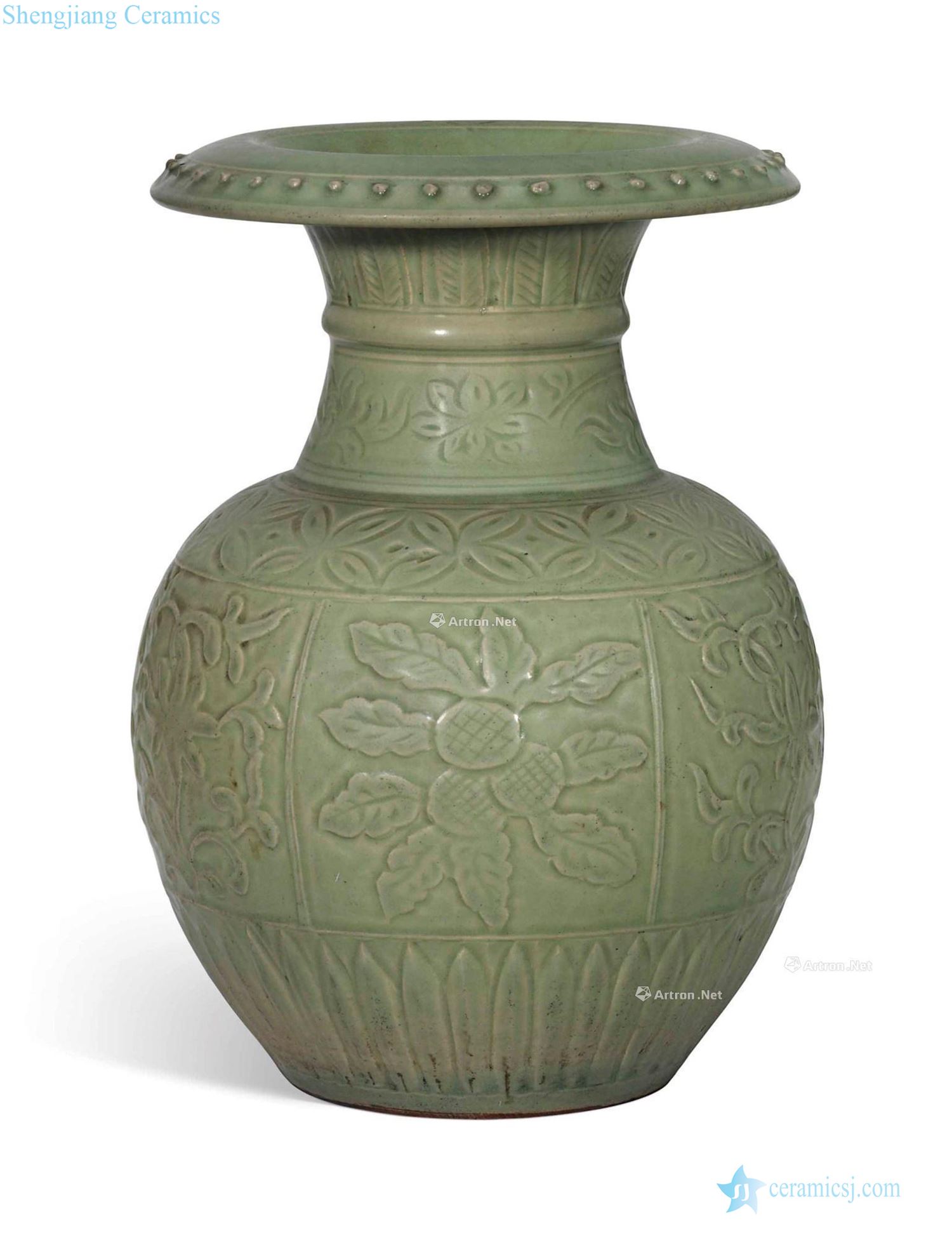Ming in the 14th century; In the 15th century Longquan green glaze flower fruit grain of pomegranates