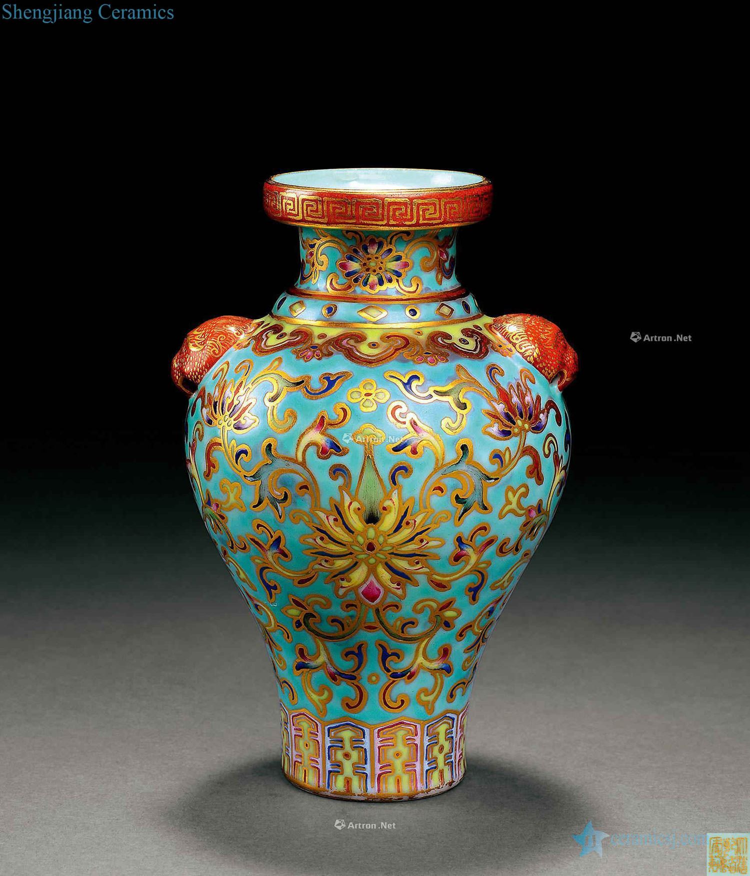 Qing qianlong carved turquoise green enamel paint branch flowers grain shop is the first small bottle