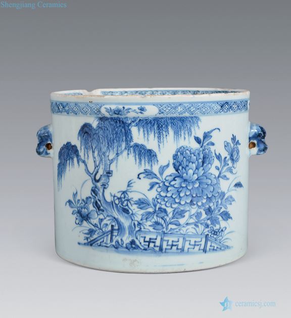 Qing qianlong Blue and white flowers double beast ear brush pot