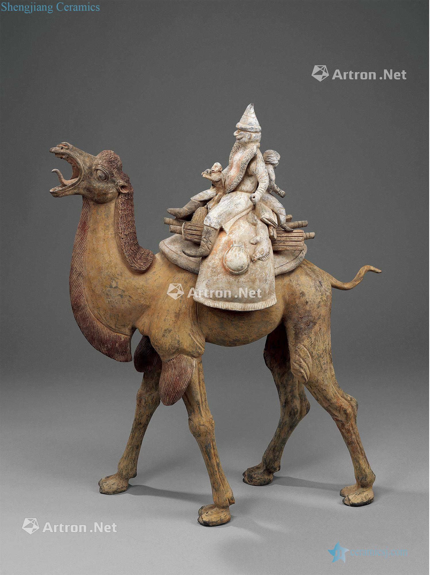 Tang pottery camel and assistant minister in the Middle East and servants