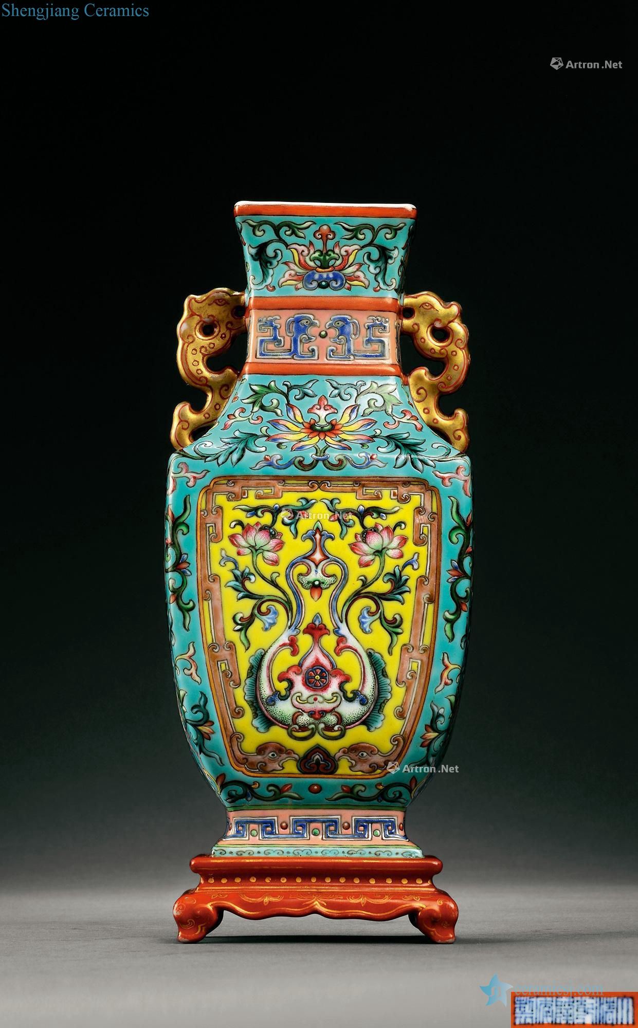 Qing qianlong carved turquoise green ocean colors lotus flower grain longnu ear square wall of bottles