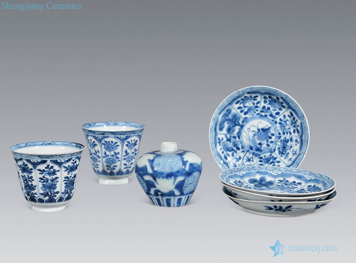 Qing porcelain dish, bottle (seven pieces)