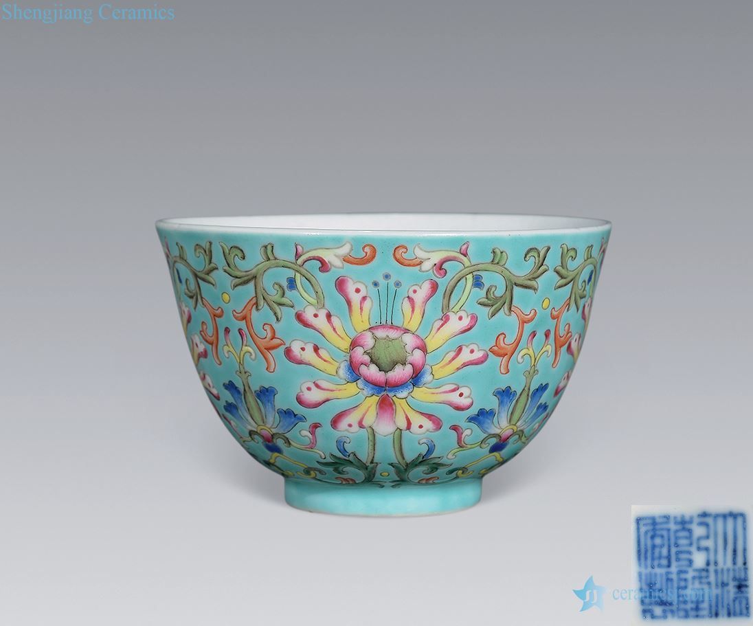 Qing qianlong carved turquoise green ocean color western flower cup
