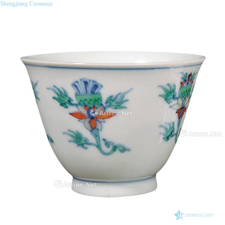 In the qing dynasty Dou color lotus sweet grain and cup