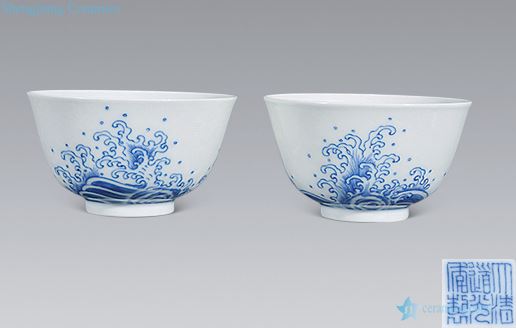 Clear blue waves green-splashed bowls (a)