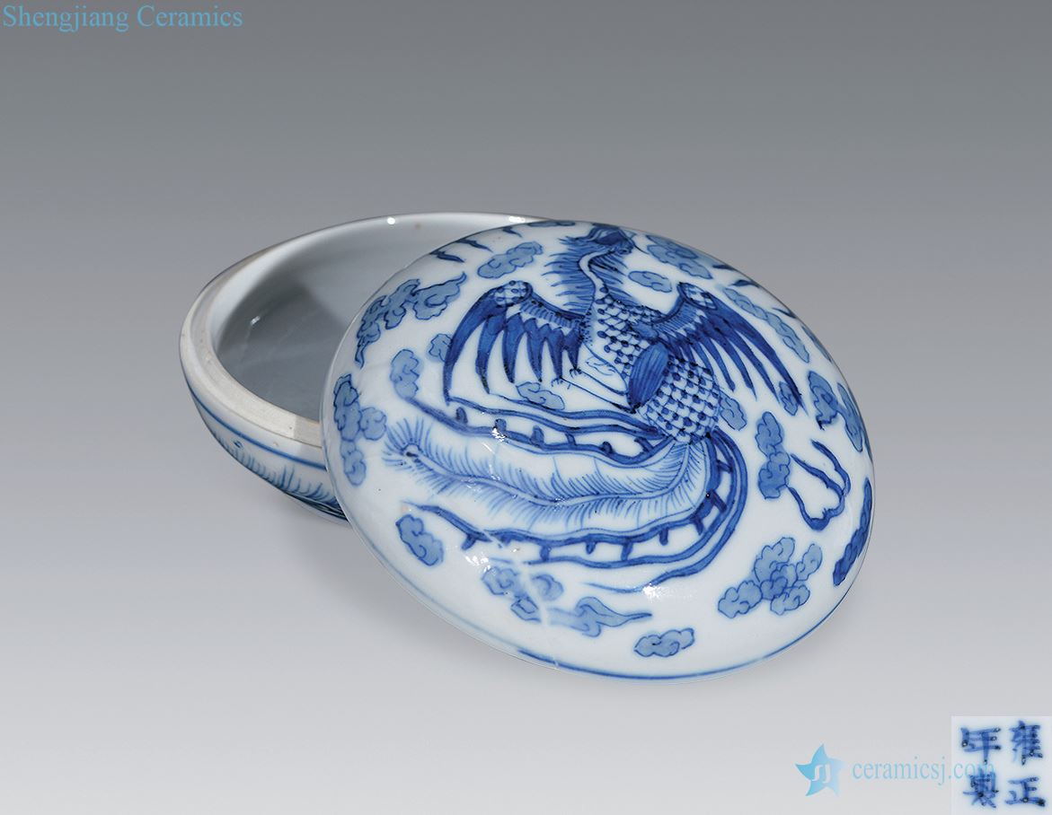 Qing guangxu Blue and white YunFeng grain small box